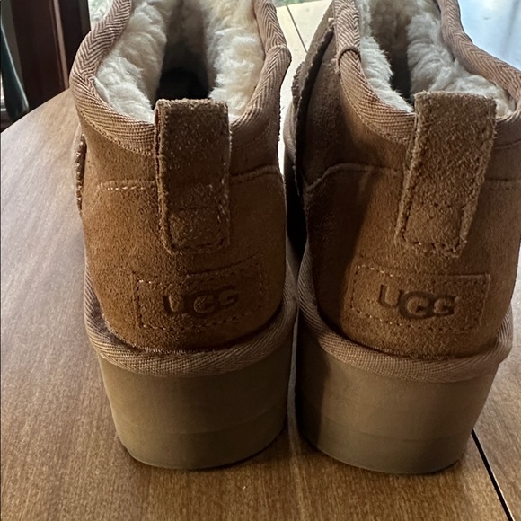 UGG Tan Suede mini platform Boots size 6 - Picture 6 of 7